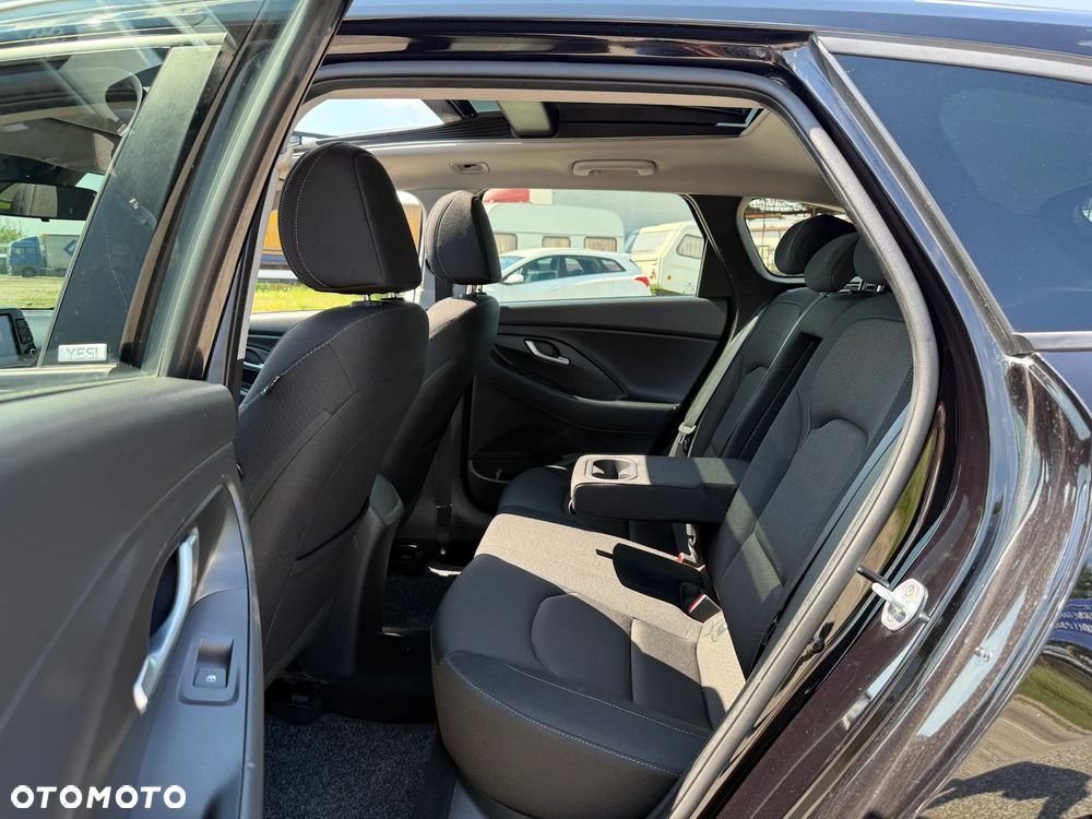 Hyundai i30 1.6 CRDI DCT Intro - 5