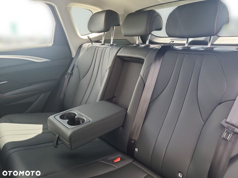 BYD Sealion 5 - 17