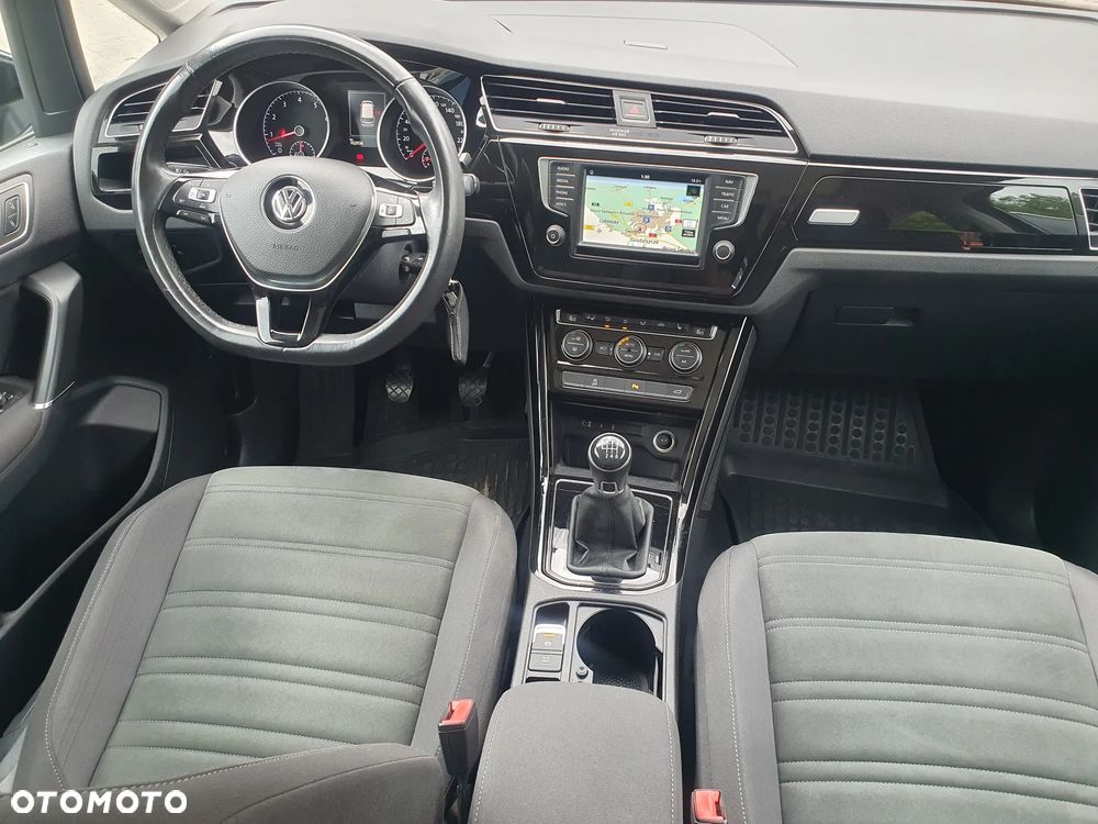 Volkswagen Touran 1.5 TSI ACT OPF DSG Highline - 9