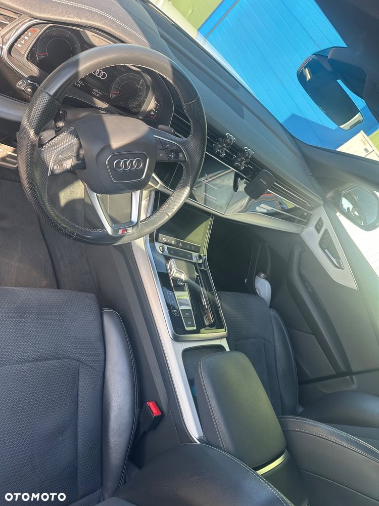 Audi Q8 - 12
