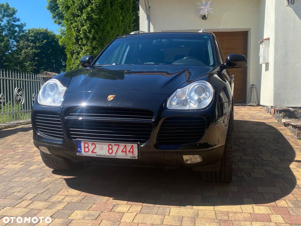 Porsche Cayenne - 1
