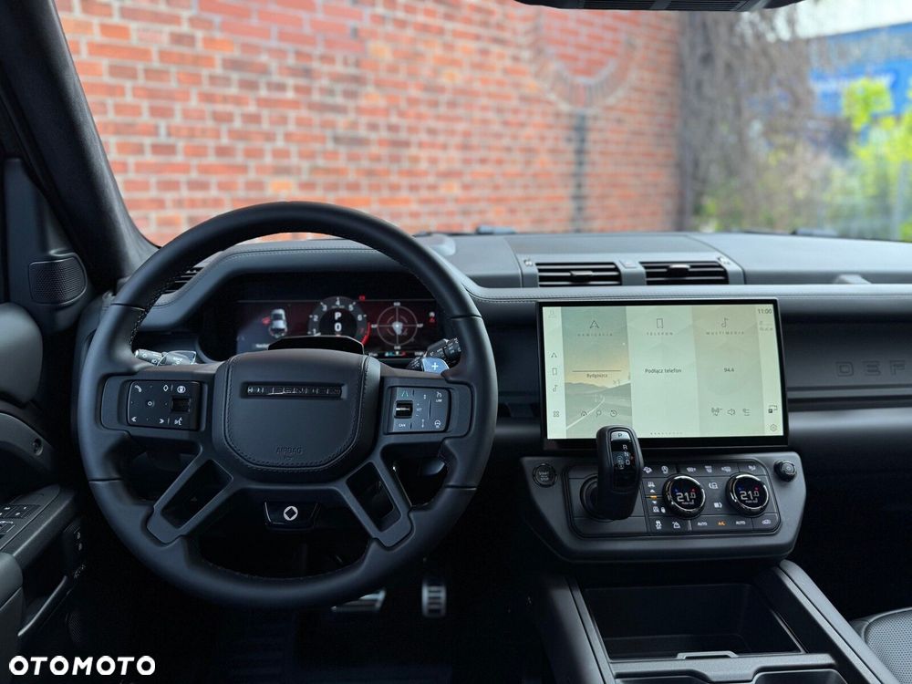 Land Rover Defender - 28