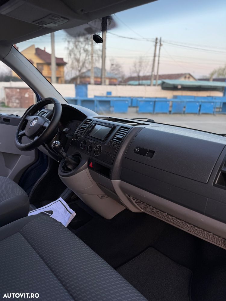 Volkswagen Transporter Shuttle Lang - 24