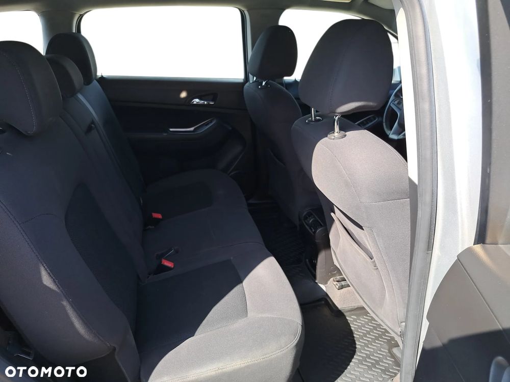 Chevrolet Orlando - 23