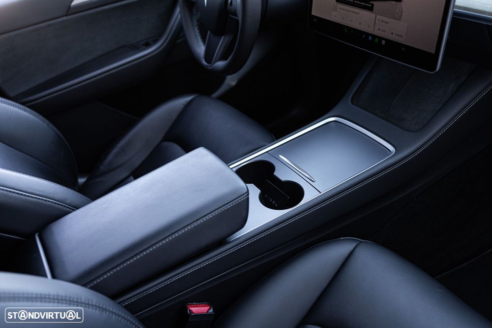 Tesla Model Y Standard RWD - 17