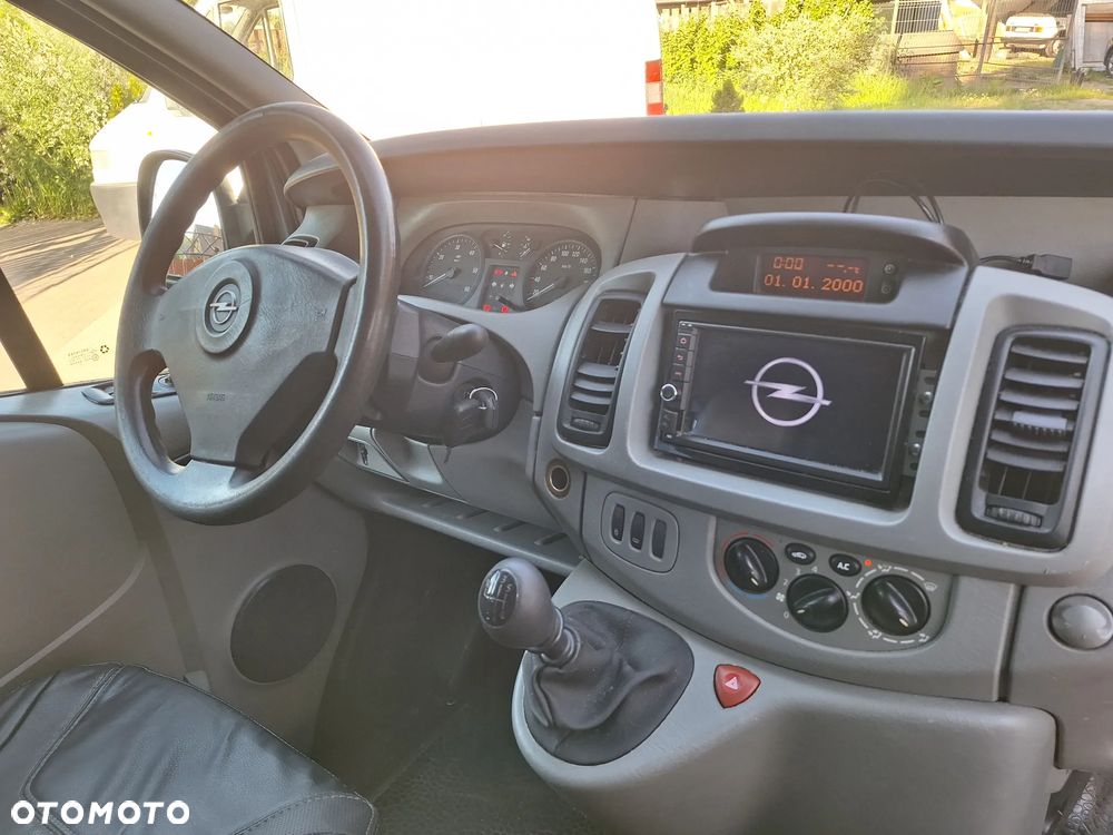 Opel Vivaro - 8