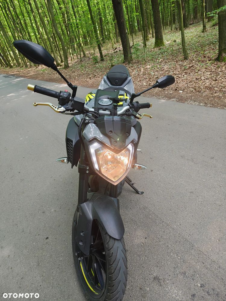 Yamaha MT - 5