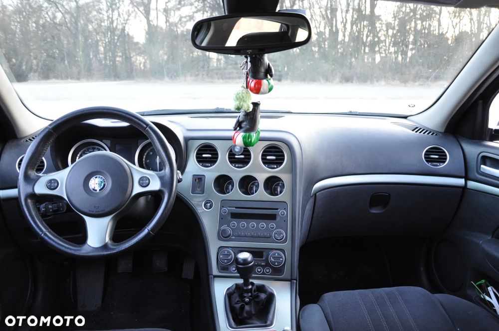 Alfa Romeo 159 Sportwagon 2.4JTDM Q4 Distinctive - 18