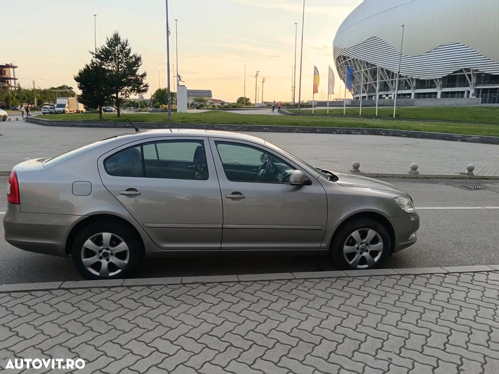 Skoda Octavia 1.8 TSI DSG Ambiente - 4