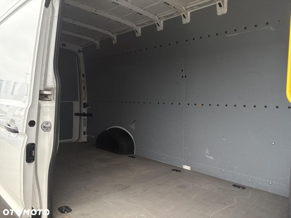 Volkswagen Crafter - 26