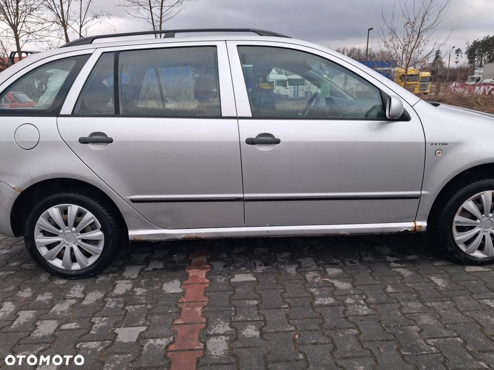 Skoda Fabia 1 1 Kombi 99-08 silnik 1.4 16v BKY skrzynia biegów GRZ klapa drzwi lusterko błotnik 2102 srebrny szyba alternator pompa sterownik maglownica rozrusznik cewka kolektor tłumik wydech belka sanki tapicerka mechanizm lampa reflektor chłodnica przewód wąż panel sterownik stacyjka lewarek konsola wiązka przewód zamek zwrotnica zacisk osłona obudowa podstawa radio przełącznik przepustnica przepływomierz czujnik NA CZĘŚCI WSZYSTKIE CZĘŚCI - 13