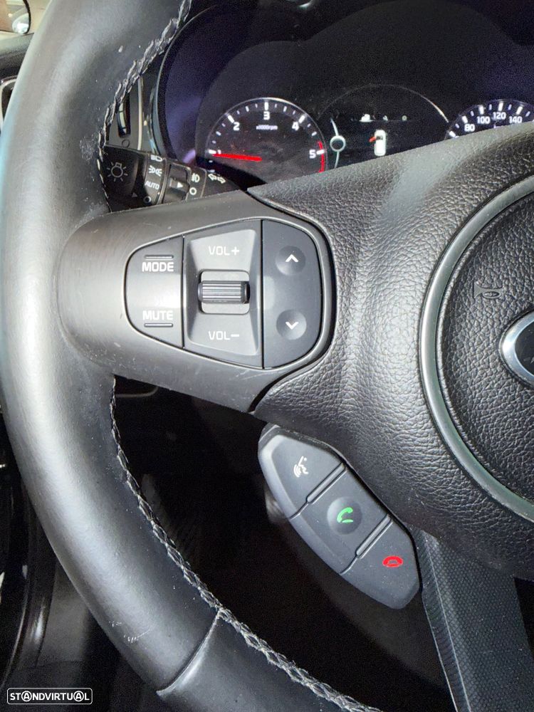 Kia Carens 1.7 CRDi 141 ISG Spirit - 11