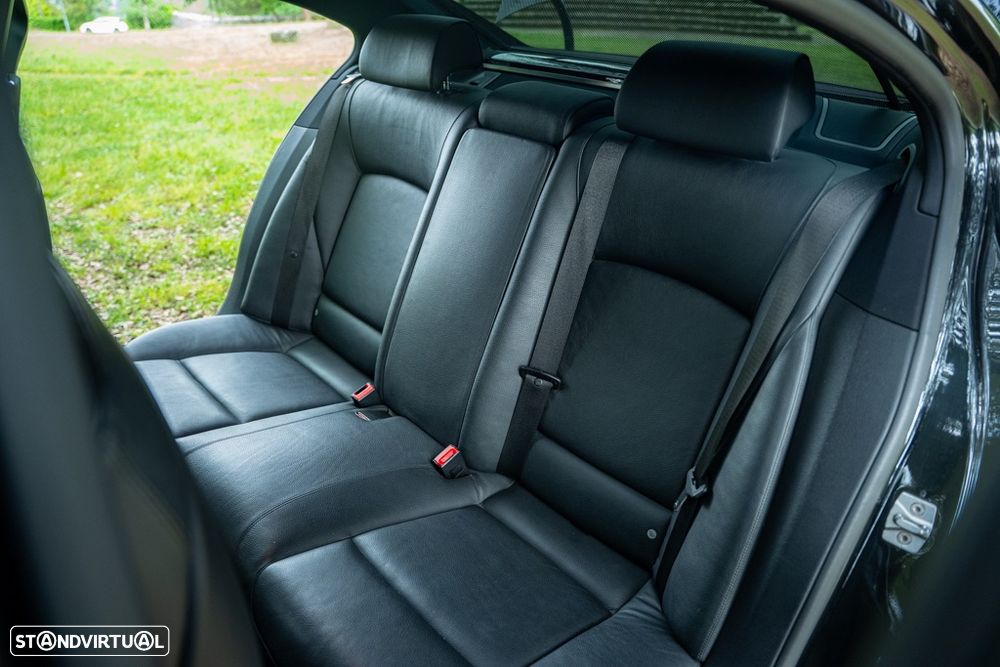 BMW 740 d Pack M - 12