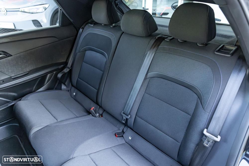 MG MG4 64 kWh Luxury - 13