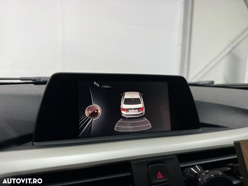 BMW Seria 3 320d Efficient Dynamic Edition Aut. - 13