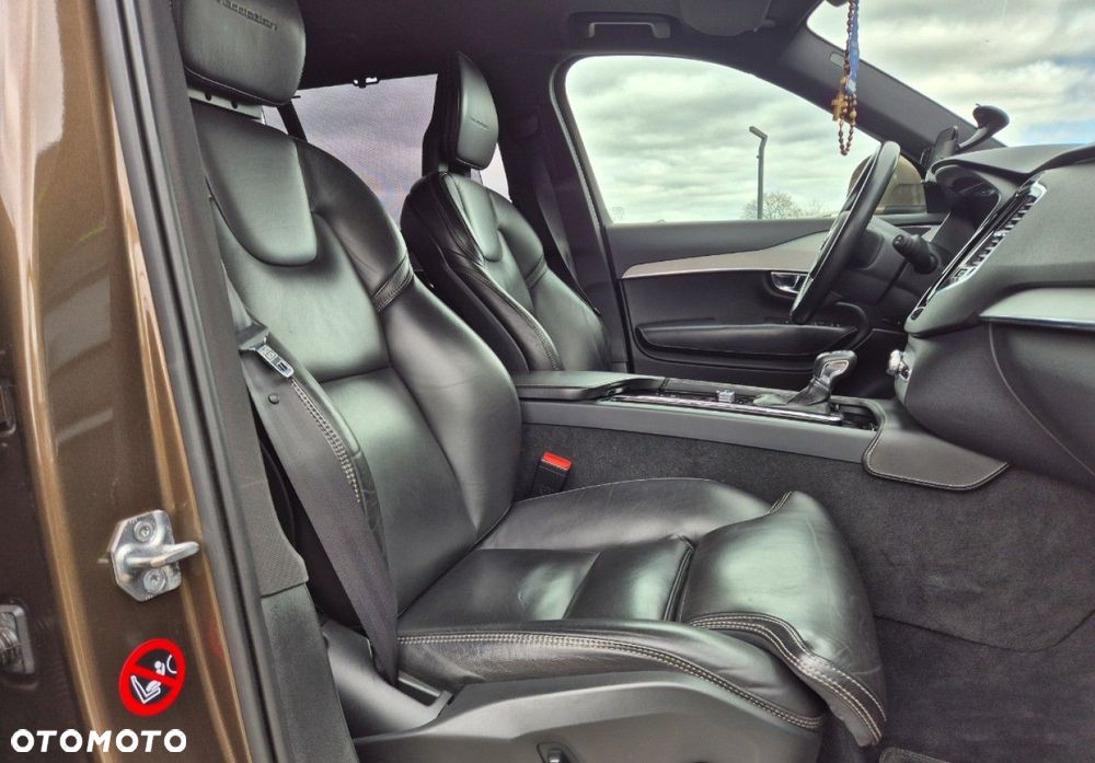 Volvo XC 90 - 7