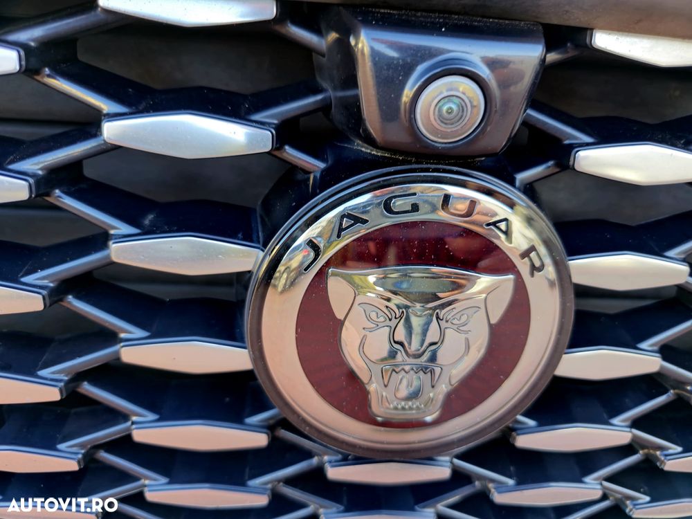 Jaguar E-Pace P200 AWD R-Dynamic HSE - 12