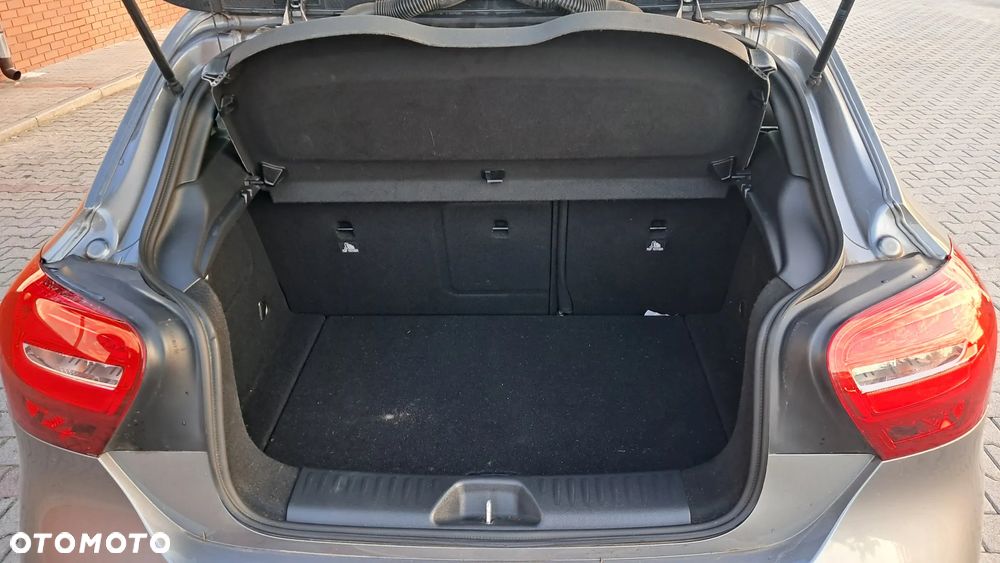 Mercedes-Benz Klasa A 200 (BlueEFFICIENCY) - 26