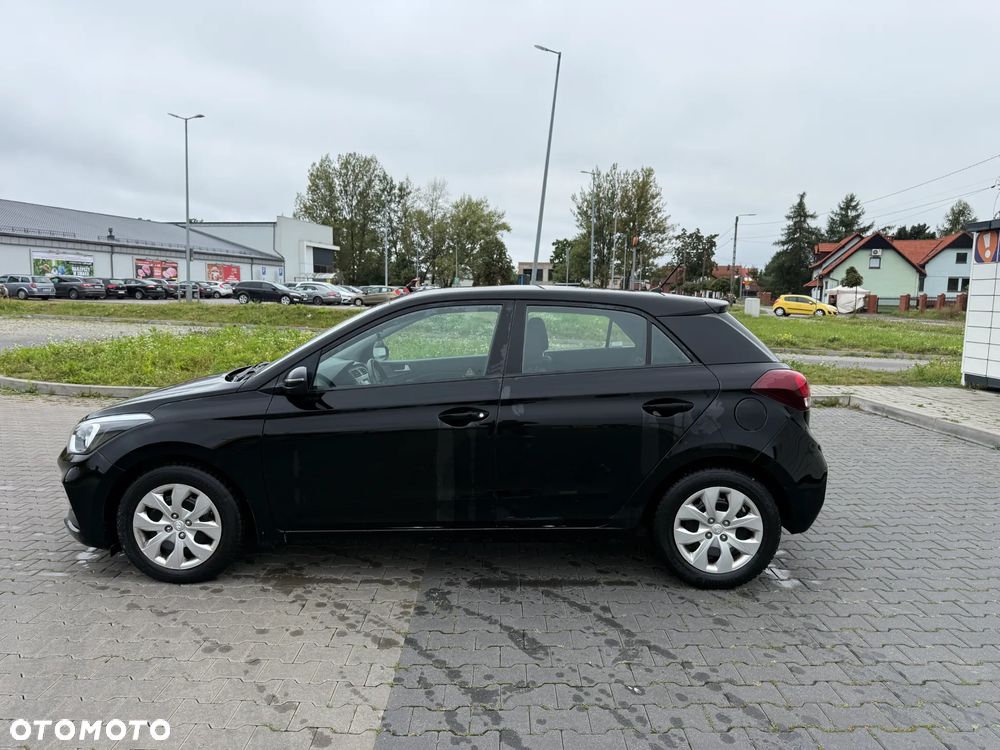 Hyundai i20 1.2 Classic + - 8
