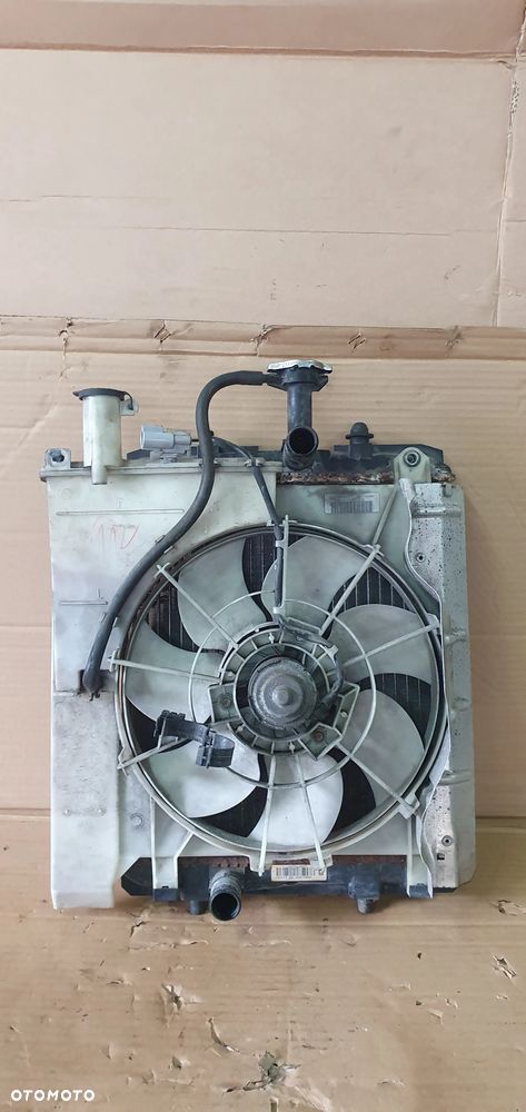 Pas przedni chłodnica wentylator Toyota Aygo I 1.0 - 5