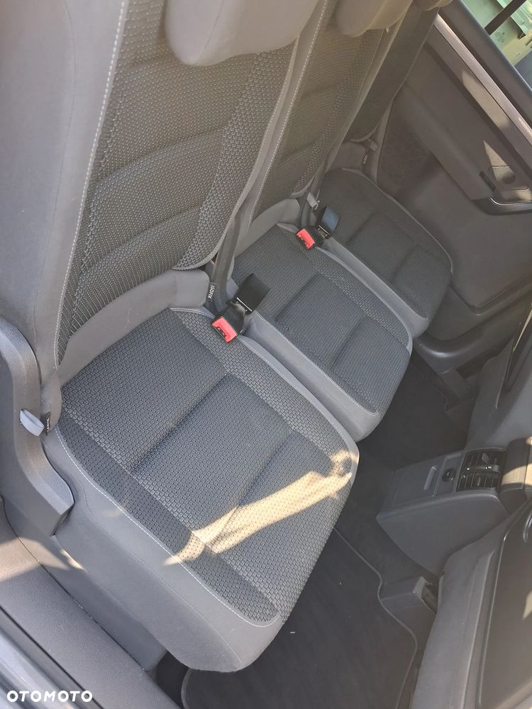 Volkswagen Touran - 21