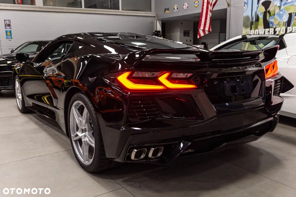 Chevrolet Corvette - 9