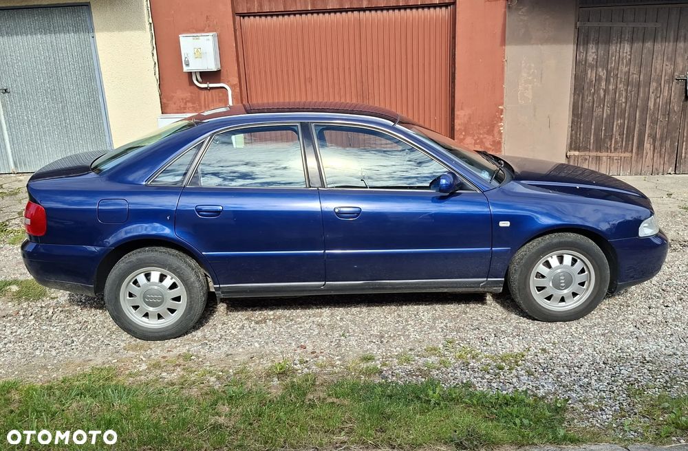 Audi A4 1999 photo 2