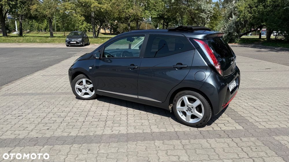 Toyota Aygo x-wave - 10