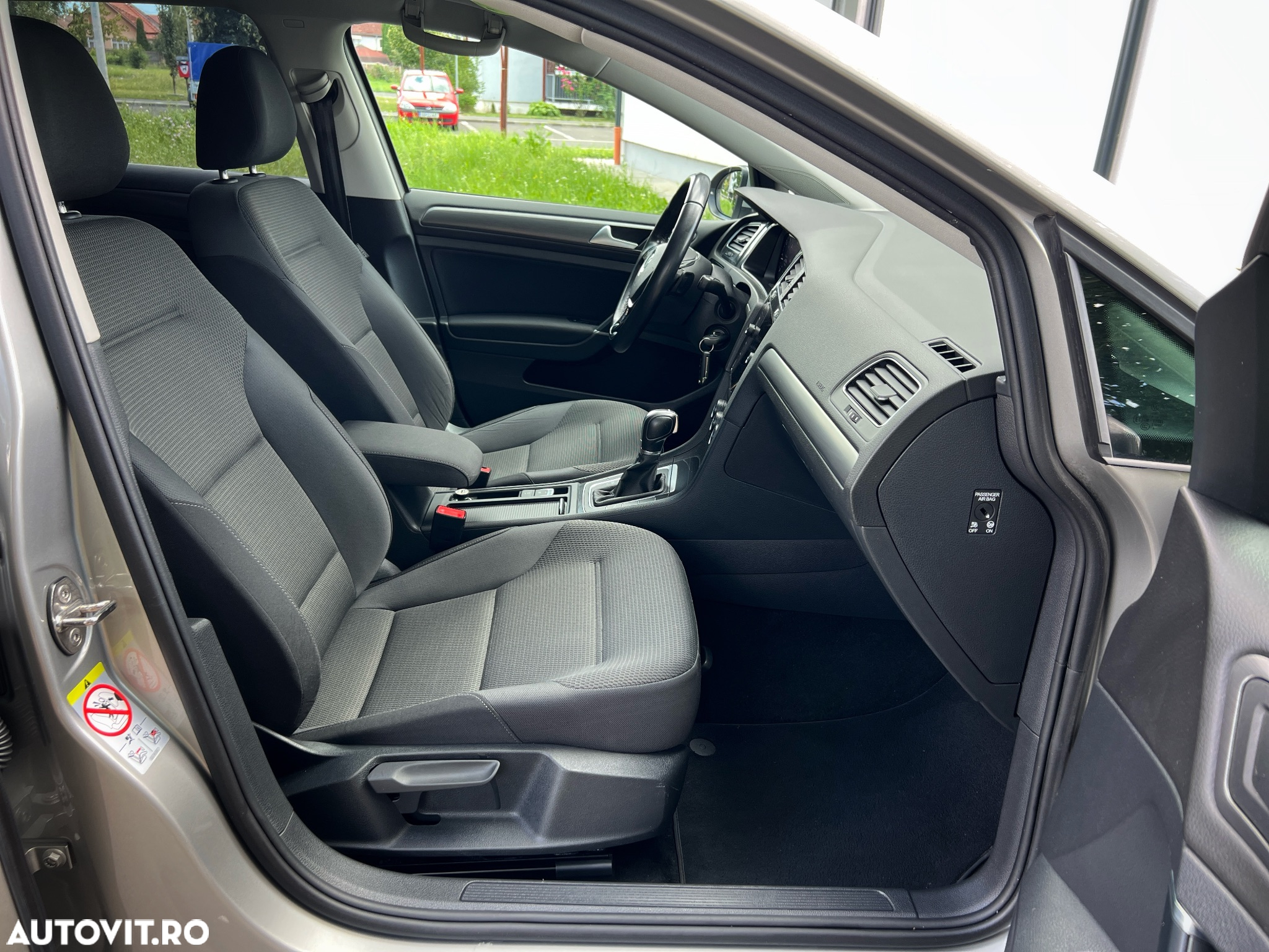 Volkswagen Golf Variant 1.6 TDI DSG Join - 11