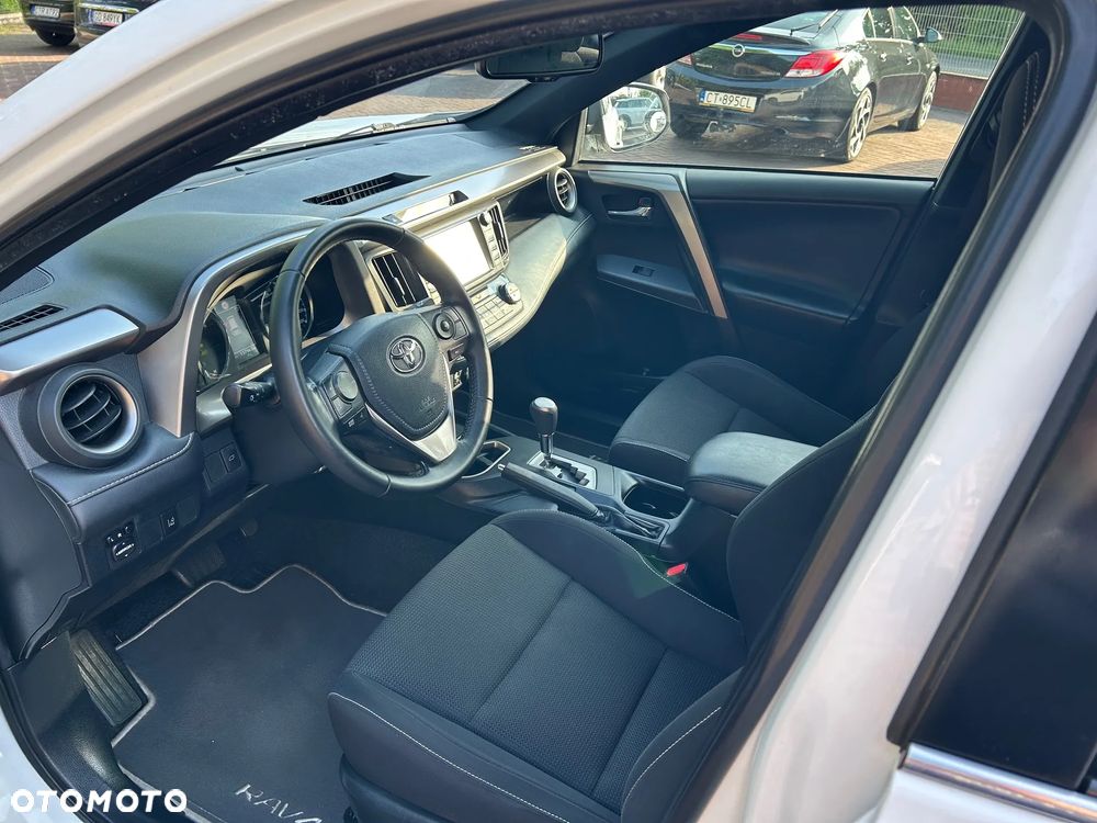 Toyota RAV4 Hybrid Premium 4x2 - 14