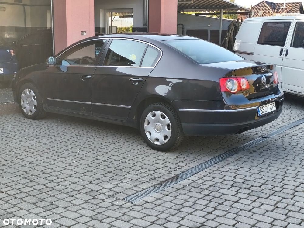 Volkswagen Passat 2.0 TDI Comfortline DSG - 14