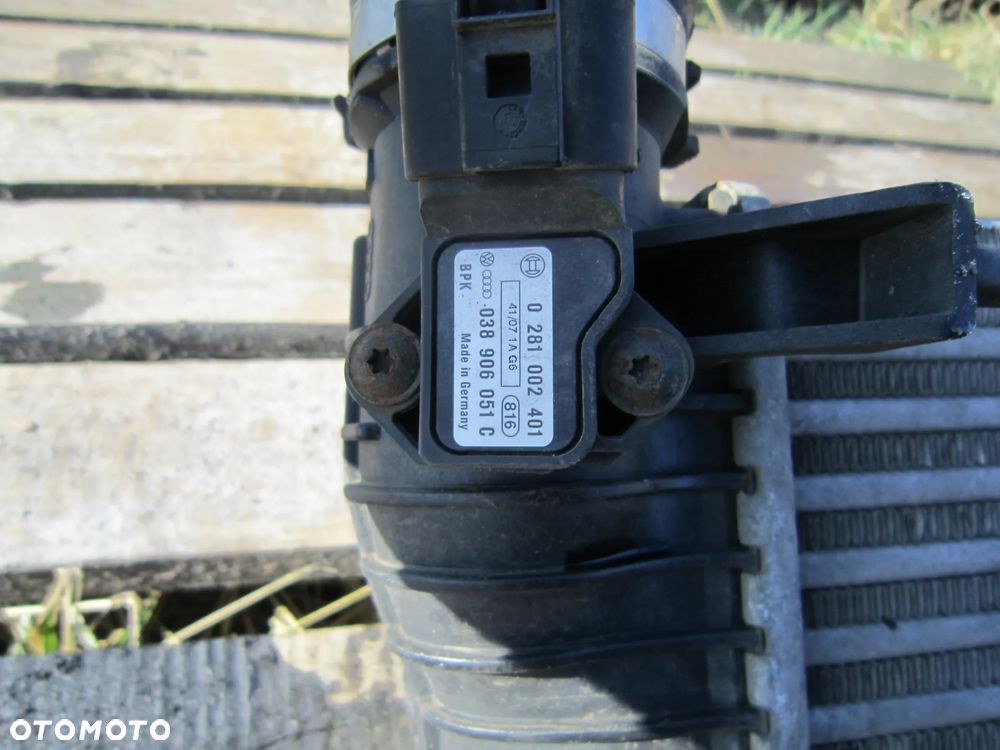 Intercooler chłodnica powietrza Audi 4F0145805AA - 6