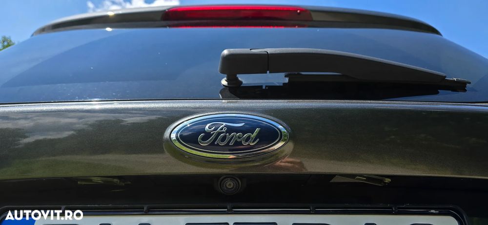 Ford Kuga 2.0 TDCi 4WD Powershift Vignale - 24