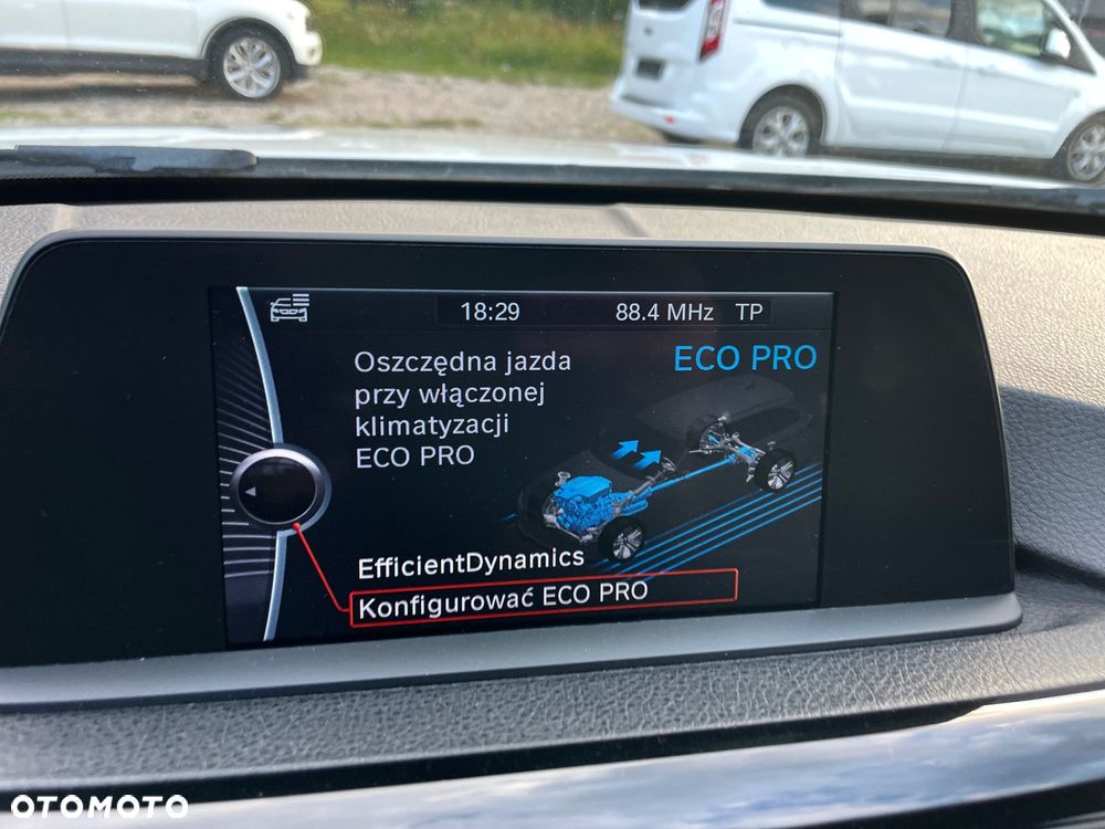 BMW Seria 3 318d DPF Edition Sport - 25