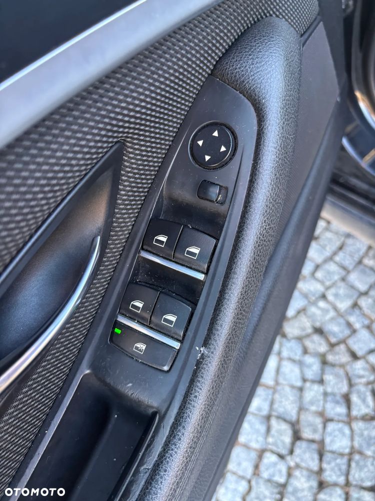 BMW Seria 5 520d Blue Performance - 12
