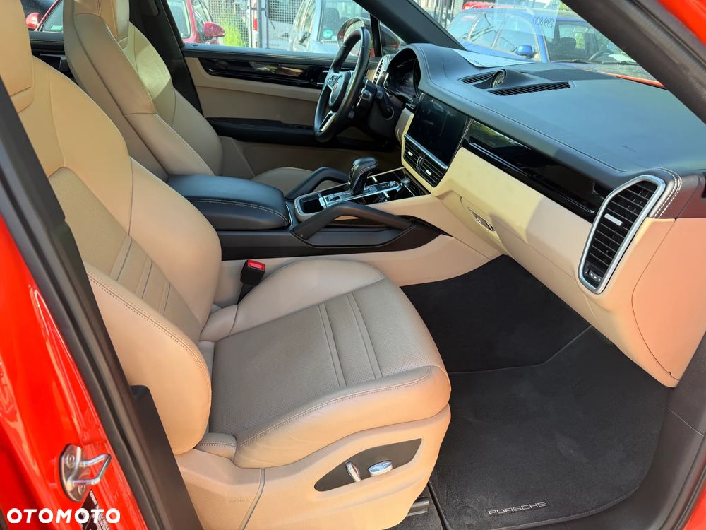 Porsche Cayenne - 17