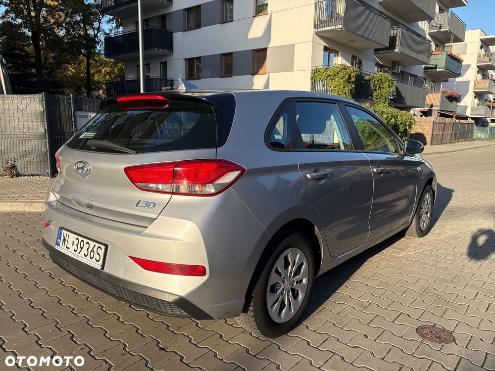 Hyundai i30 1.5 DPI Classic + - 9
