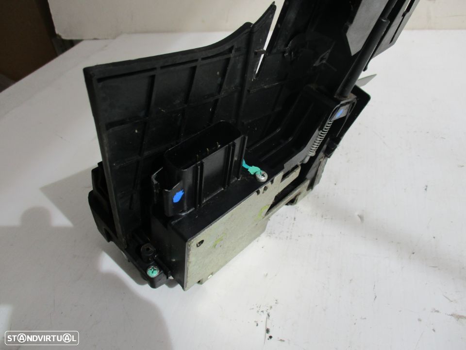 Fechadura da porta Ford Fiesta frente direito 2002 a 2008 - 3