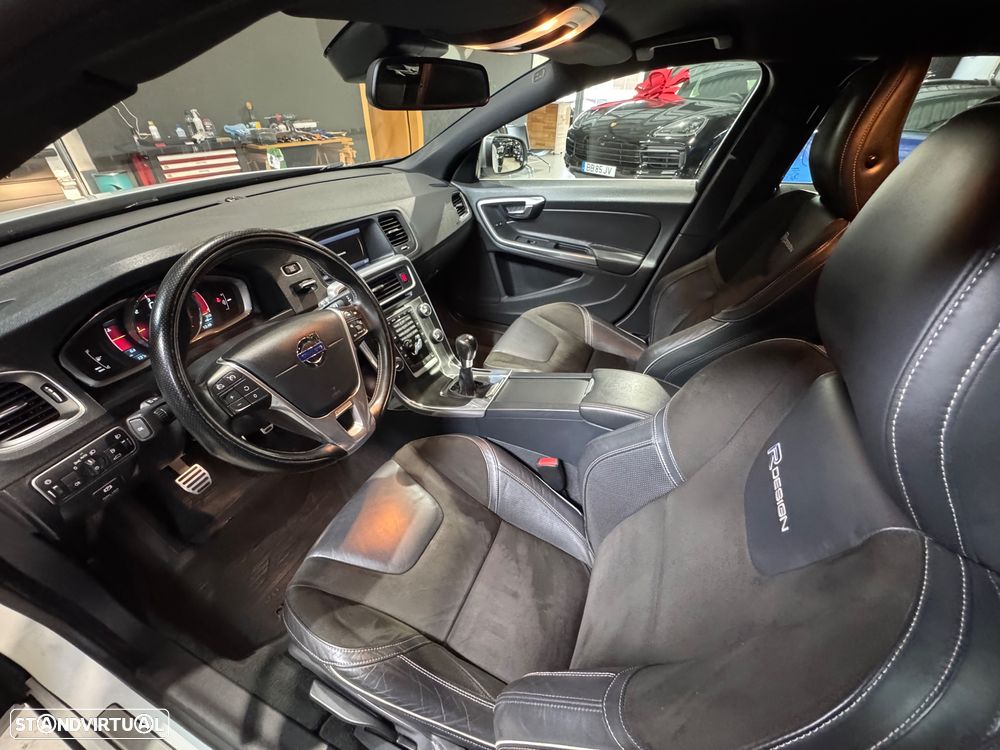 Volvo V60 1.6 D2 Drive R-Design Start/Stop - 35