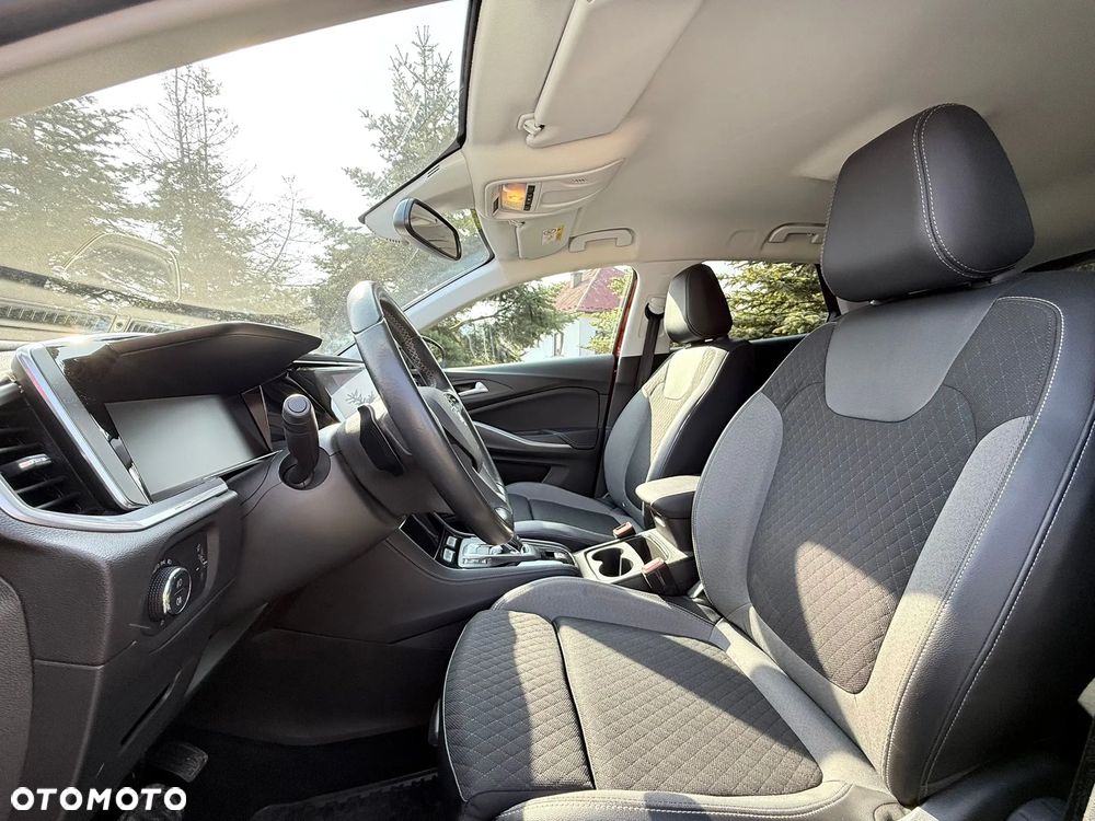 Opel Grandland X 1.2 T GPF Design&Tech S&S - 17