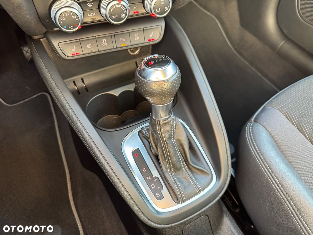 Audi A1 3-drzwiowe 1.4 TFSI S tronic S line edition m S line Sportpaket - 13