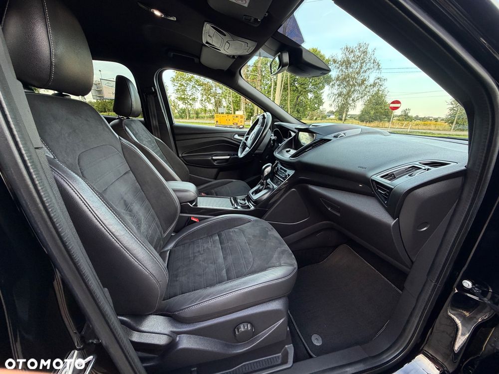 Ford Kuga 2.0 TDCi 4x4 ST-Line - 23