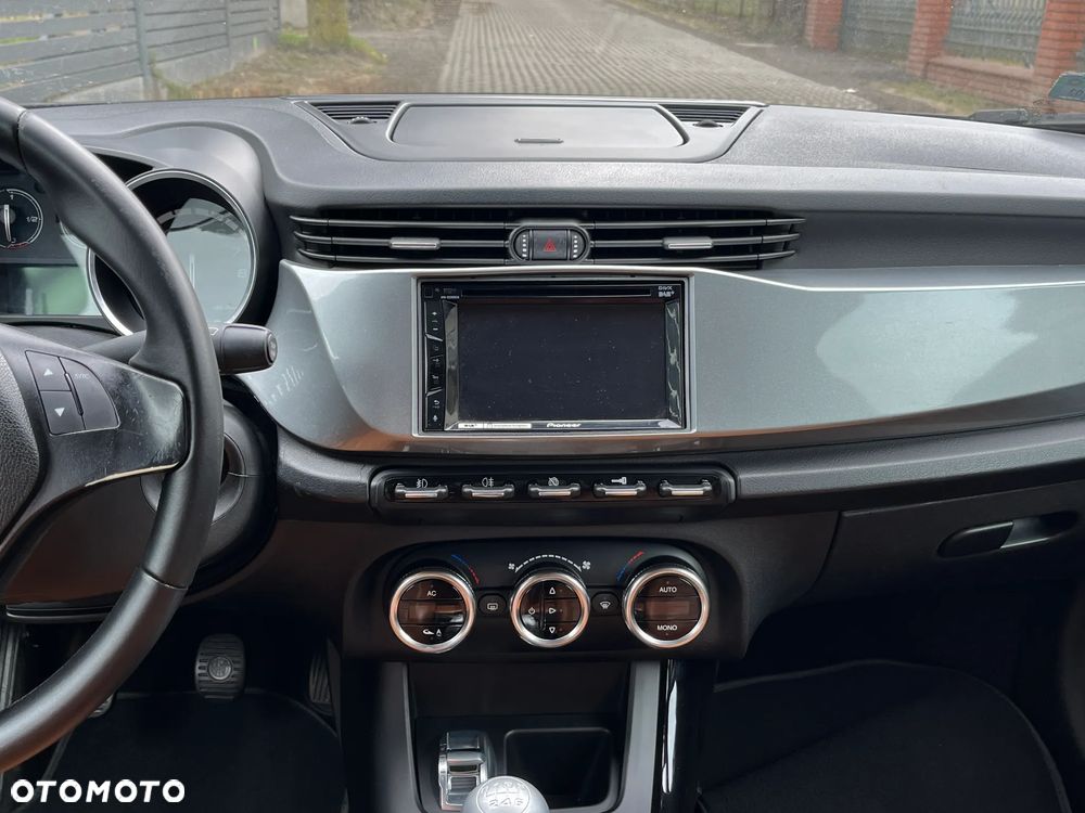 Alfa Romeo Giulietta 1.4 TB Distinctive - 12