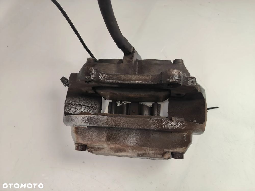 Zacisk hamulcowy przedni 20825101 Mercedes-Benz SL-class, SL R230  2003r. - 3