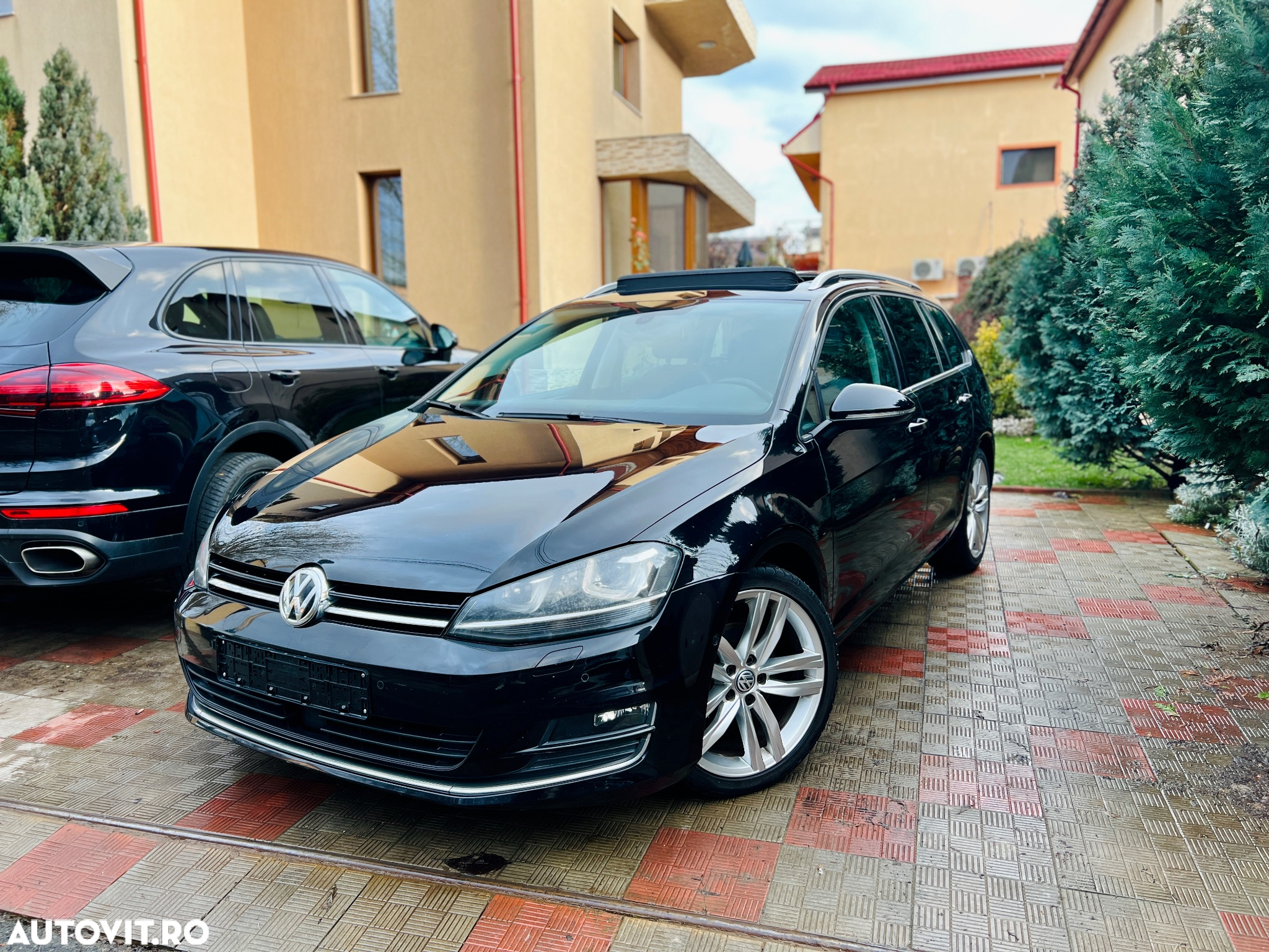 Volkswagen Golf 1.4 TSI BlueMotion Technology DSG Highline - 2