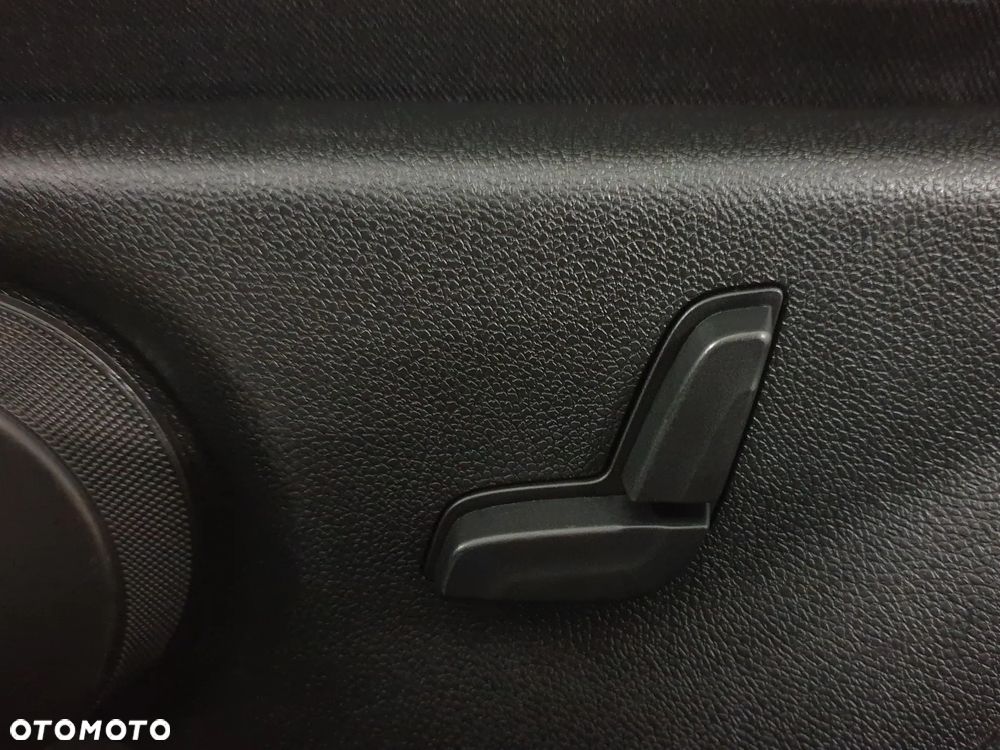 Mercedes-Benz Klasa E - 29