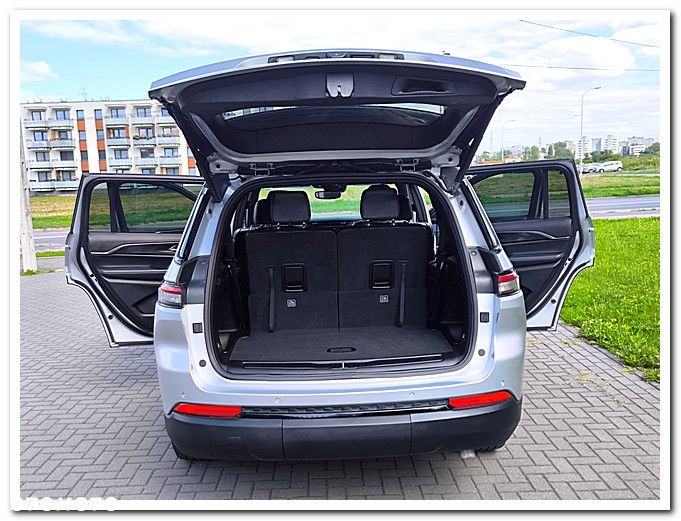 Jeep Grand Cherokee - 17
