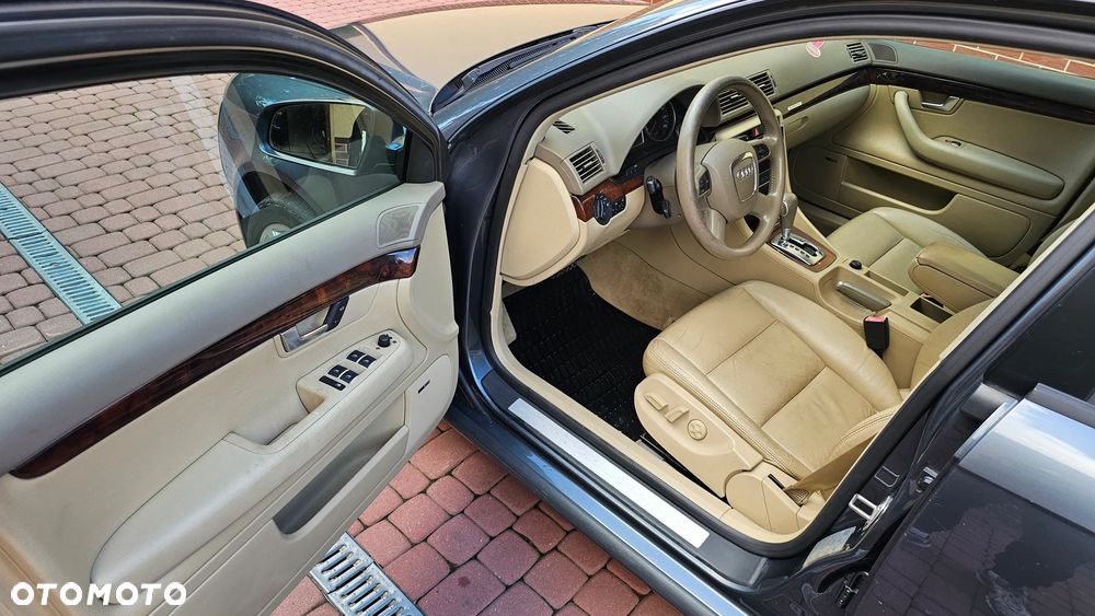 Audi A4 Limousine - 38