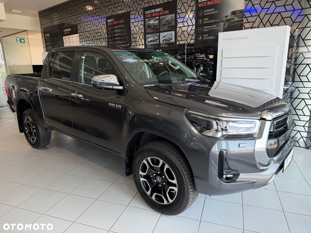 Toyota Hilux - 2
