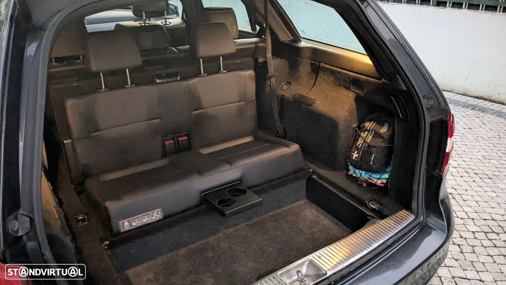 Mercedes-Benz E 250 CDi Avantgarde BlueEfficiency Auto. - 24